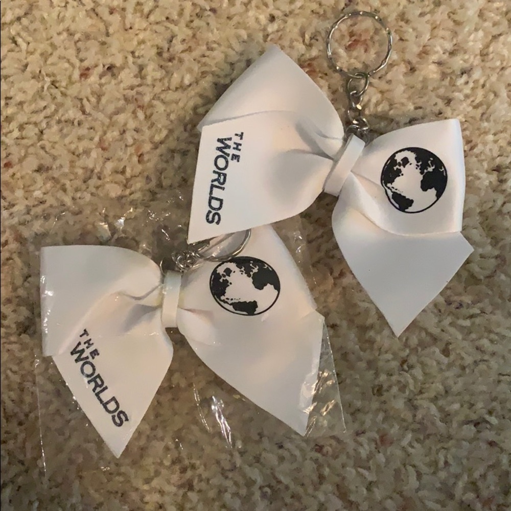 Cheerleading Worlds 2012 bow keychain